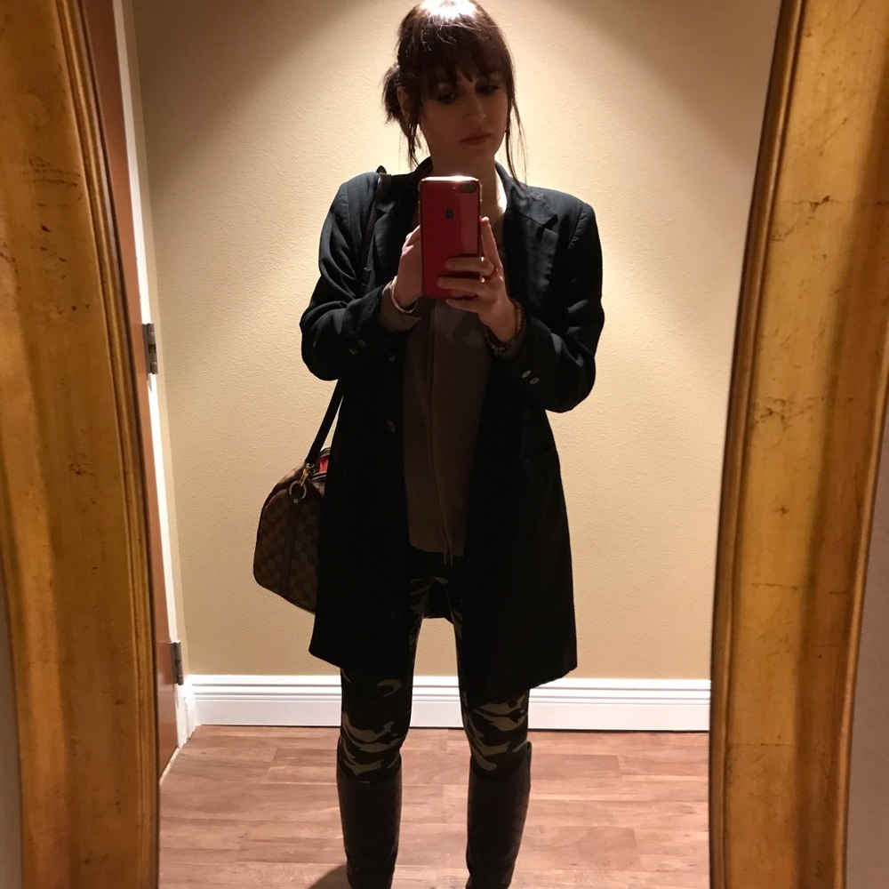 Meet your Posher, Claudia